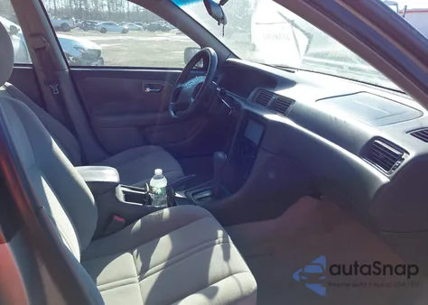 2000 Toyota Camry Ce z USA, uszkodzony, nr VIN 4T1BG22K6YU671073